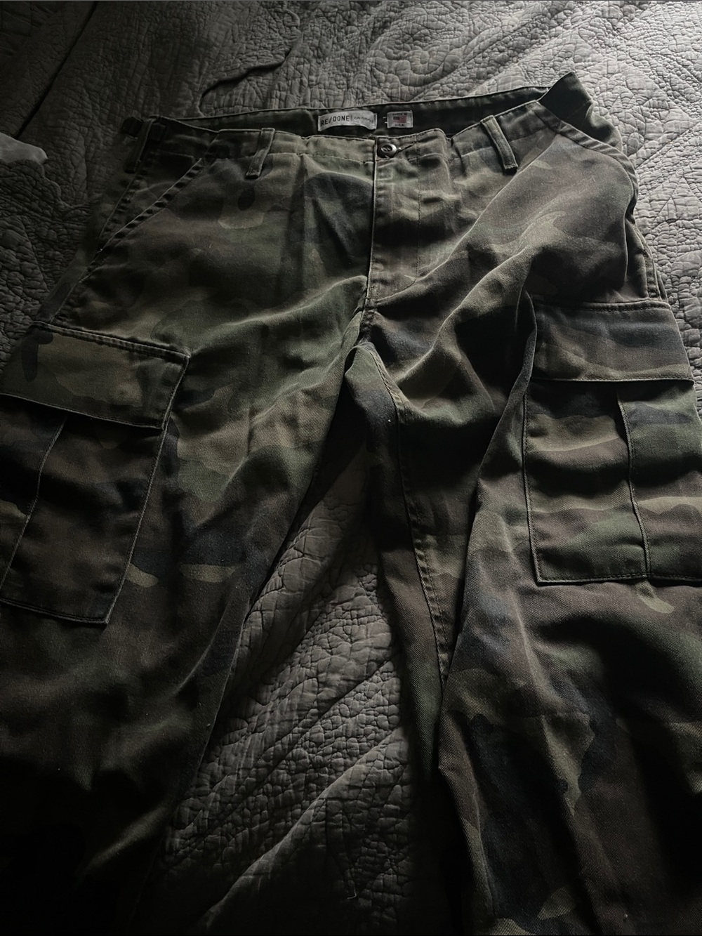 Re/Done Womens Camo Cargo Pants in Green
